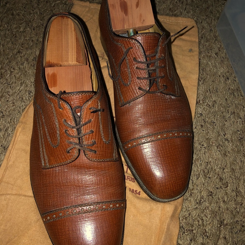 Dress shoes